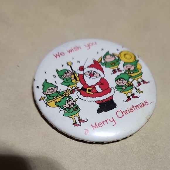 VTG 1986 RUSS BERRIE Merry Christmas PIN BUTTON PINBACK - Picture 1 of 3